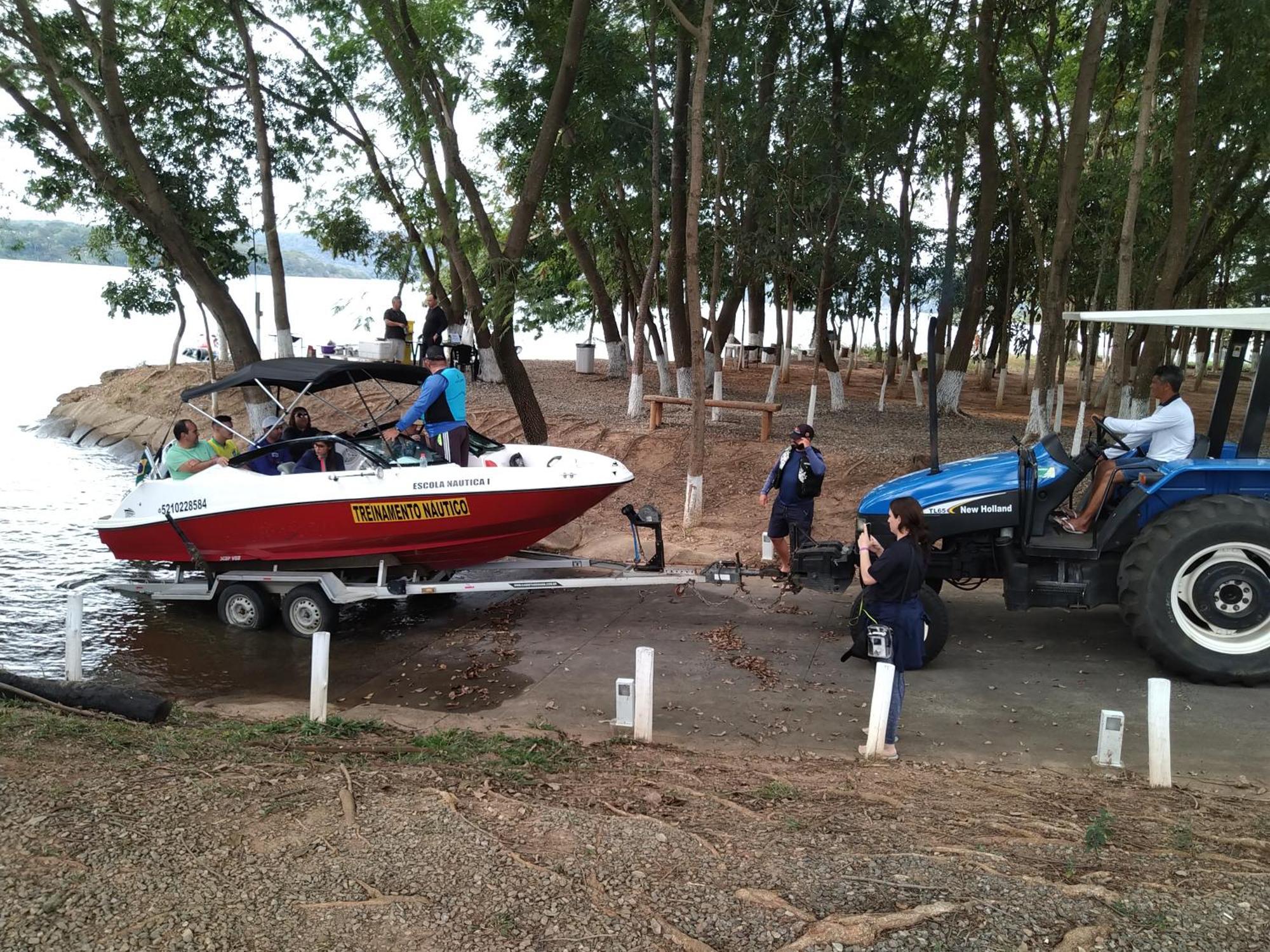 Apartamento Do Lago, Com Churrasqueira Privativa , Cozinha , Internet Banda Larga, Rampa Barco E Jet, Pesqueiro - B101 Caldas Novas Zewnętrze zdjęcie
