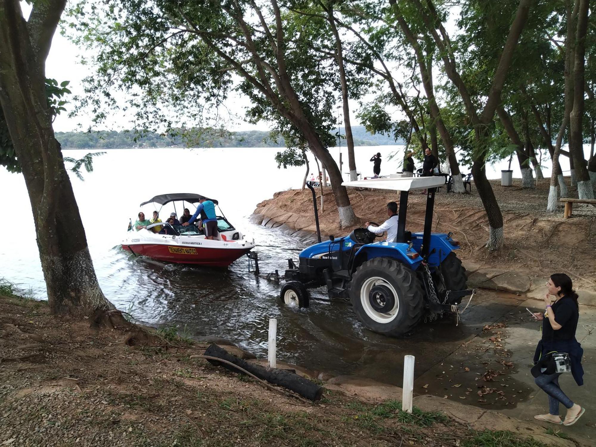 Apartamento Do Lago, Com Churrasqueira Privativa , Cozinha , Internet Banda Larga, Rampa Barco E Jet, Pesqueiro - B101 Caldas Novas Zewnętrze zdjęcie